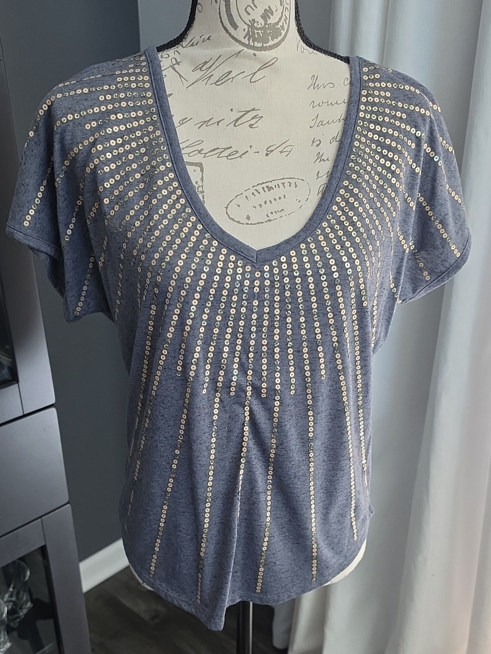 love on a hanger Gold Sequin Sun Ray Pattern V-Neck Tee